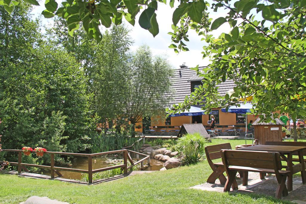 Gasthaus & Pension Am Kurfuerstendamm Burg  Extérieur photo